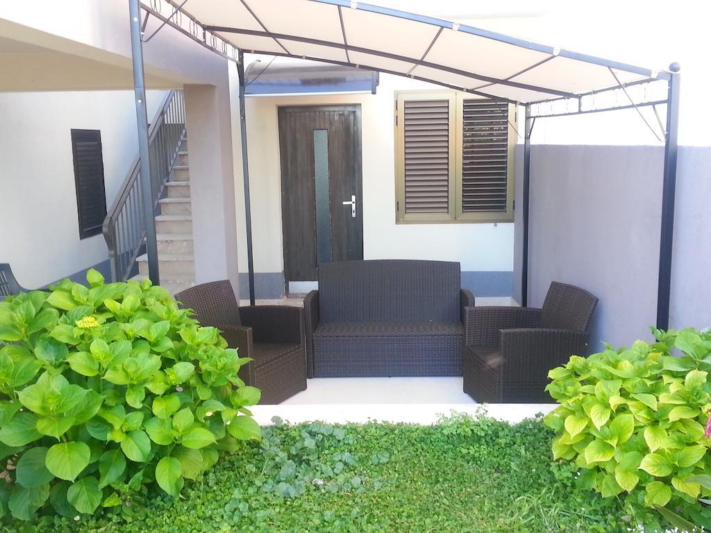 Holiday Home Petra Podstrana Rom bilde